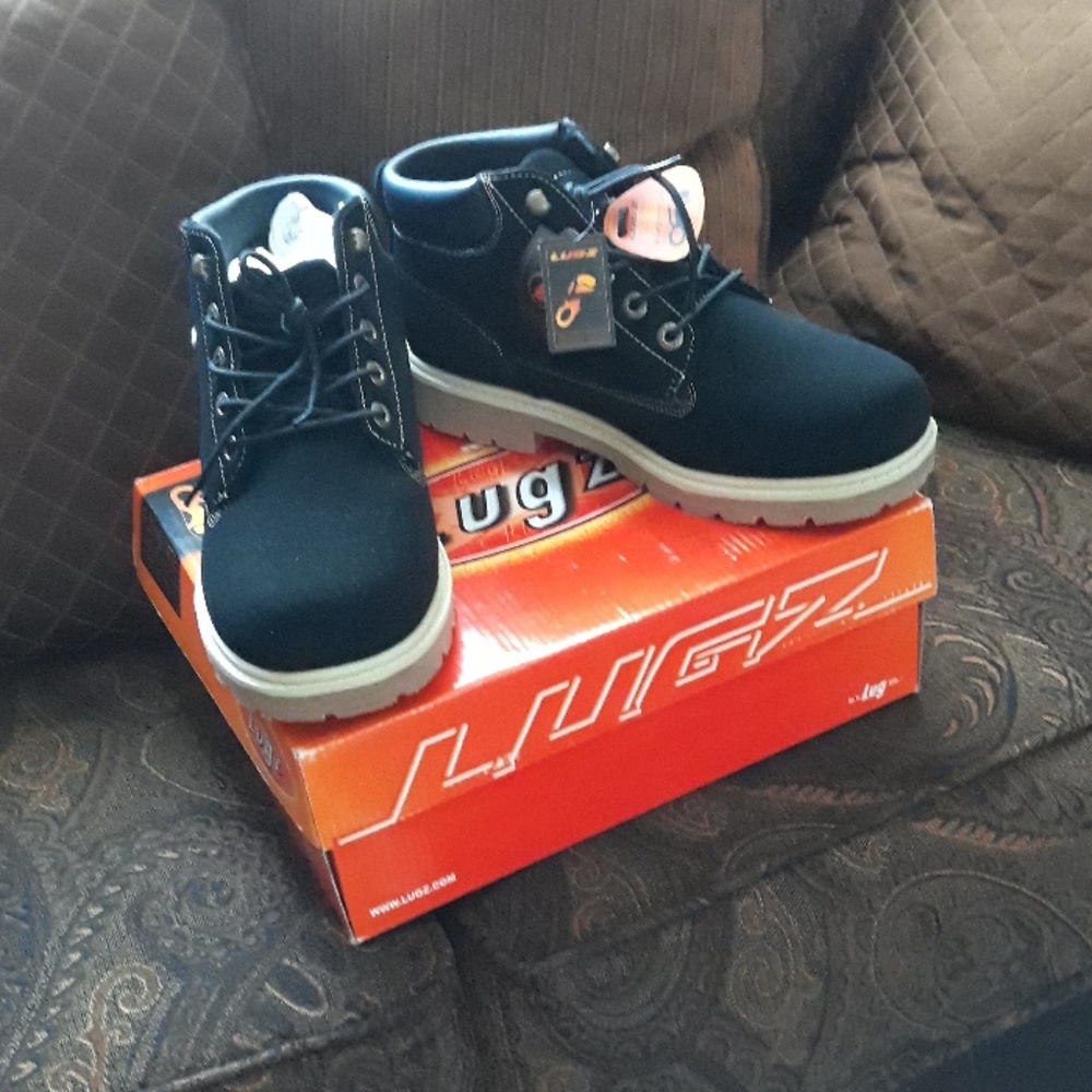 WOMEN'S BOOTS